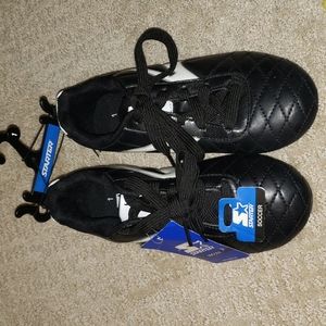 Boys soccer cleats NWT